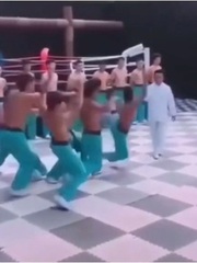 Võ sư truyền điện Trung Quốc bị võ sĩ MMA đấm knock out