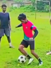 Thanh niên làm màu đảo bóng khiến đối thủ chán không buồn nói
