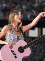 Fan Taylor Swift nổi đóa vì vé concert bị thổi giá gấp trăm lần