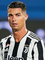 Ronaldo nhận lương thêm 9,8 triệu euro từ... Juventus