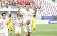 U23 Việt Nam - U23 Malaysia (hiệp 2) 2-0: Minh Khoa nâng tỉ số từ chấm phạt đền