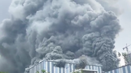 Video: Trung tâm thí nghiệm của Huawei ở Trung Quốc bốc cháy dữ dội
