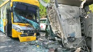 Video: Hiện trường vụ tai nạn liên hoàn giữa 4 xe lớn, giao thông đèo Bảo Lộc tê liệt  nhiều giờ