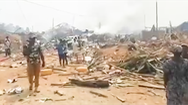 Video: Xe tải chở mìn va chạm với xe máy, 500 ngôi nhà bị san phẳng