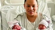 Video: Cặp song sinh chào đời cách nhau 15 phút tại Mỹ, lại rơi vào 2 năm khác nhau