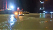 Video: Ba công nhân xây dựng công trình cầu Mỹ Thuận 2 rơi xuống sông Tiền, một người còn mất tích