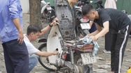 Video: Nhiều điểm sửa xe miễn phí phục vụ người dân sau trận ngập lụt ở Đà Nẵng