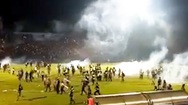 Video: Bạo loạn khủng khiếp tại Giải vô địch Indonesia làm 127 người thiệt mạng