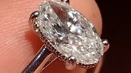 Video: Nhặt được nhẫn kim cương gần một tỉ đồng trên bãi biển, trả lại người đánh rơi