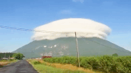 Video: Xuất hiện hình ảnh kỳ thú ở núi Bà Đen, đám mây khổng lồ như đĩa bay bao phủ đỉnh núi