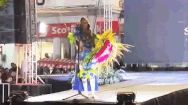 Video: Khoảnh khắc thí sinh hoa hậu bị điện giật ngã trên sân khấu khi đang trình diễn