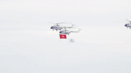 Video: Khoảnh khắc ấn tượng 'hổ mang chúa', trực thăng Mi hợp luyện trên bầu trời Hà Nội