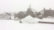 Video: Sáng 28-12, mưa tuyết phủ trắng đỉnh Fansipan, nhiệt độ xuống -1 độ C