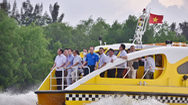 Video: Bí thư, Chủ tịch UBND TP.HCM khảo sát tìm cách phát triển sông Sài Gòn