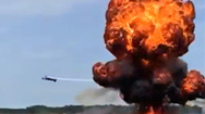 Video: Xe tải gắn động cơ phản lực bất ngờ nổ tung tại Mỹ