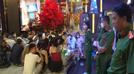 Video: 132 người dương tính với ma tuý tại quán karaoke, 52 người đang bị tạm giữ