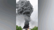 Video: 2 ô tô chở dầu silicone va chạm gây cháy nổ kinh hoàng, cột khói cao hàng chục mét