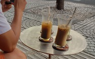 Đến Sài Gòn đừng quên uống cà phê sữa đá nhé