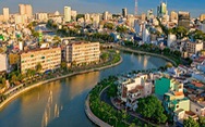 Ngắm Sài Gòn trong hoàng hôn bằng buýt mui trần hoặc du thuyền trên sông