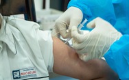 Hà Nội tạm dừng tiêm 2 lô vắc xin Pfizer được gia hạn sử dụng cho trẻ