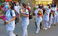 Đoàn y bác sĩ Khánh Hòa tăng cường đi dập dịch ở Phú Yên