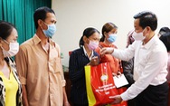 Phó thủ tướng Lê Minh Khái thăm, tặng quà người lao động tại Bình Phước