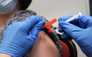 Nghiên cứu ở Mỹ: Vắc xin COVID-19 chỉ ảnh hưởng kinh nguyệt tạm thời
