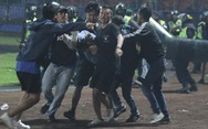 Bạo loạn trên sân bóng ở Indonesia làm 127 người thiệt mạng