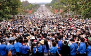 Hàng trăm ngàn dân đổ về đền Hùng dự Quốc lễ