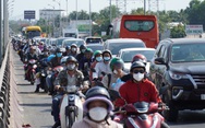 Người dân miền Tây quay lại TP.HCM, nhiều tuyến đường ùn ứ