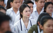 Học sinh Cà Mau hỏi 'học gì để phát triển vuông tôm, ao cá?'