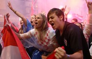 Dân Croatia ra đường mừng đội tuyển lần đầu vào chung kết World Cup