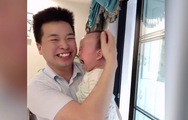 Video siêu dễ thương em bé phản ứng ra sao khi được xoa đầu?