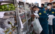Quận, phường lo thực phẩm cho dân