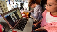 Mặt bằng bán lẻ 'chênh vênh' trong cơn lốc thương mại điện tử Mặt bằng bán lẻ 'chênh vênh' trong cơn lốc thương mại điện tử
