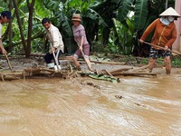 69 người chết, 30 người mất tích trong bão lũ