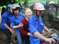 Được đưa vào trường học trú bão, tôi thấy yên tâm hơn...