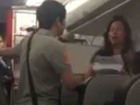 Chửi nhau trên máy bay, hai nữ hành khách bị cấm bay 6 tháng