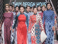 Ngô Thanh Vân đưa thời trang Cô Ba Sài Gòn lên sàn catwalk