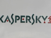 Mỹ cấm Kaspersky, điều tra đài Sputnik của Nga