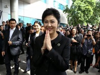 Thái Lan hủy bỏ mọi hộ chiếu của bà Yingluck