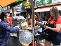 Để thức ăn đường phố ngon hơn