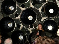 NASA muốn "thanh tra" nơi làm việc của SpaceX, Boeing