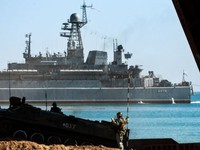 Ukraine tố tàu tuần duyên Nga đâm tàu kéo trên Biển Đen