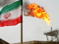Iran tuyên bố vẫn bán dầu bất chấp cấm vận của Mỹ