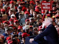 Điên rồ mùa bầu cử giữa kỳ ở Mỹ