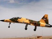 Iran tập trận bằng vũ khí tự làm