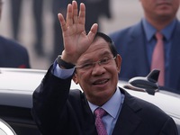 Facebook bị kiện vì tài khoản của thủ tướng Hun Sen tăng ‘Like’ quá nhanh
