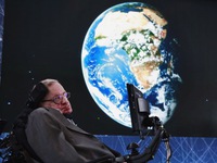 Stephen Hawking - thiên tài truyền cảm hứng
