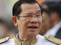 Dọa đánh người biểu tình, Thủ tướng Hun Sen bị Úc phản đối